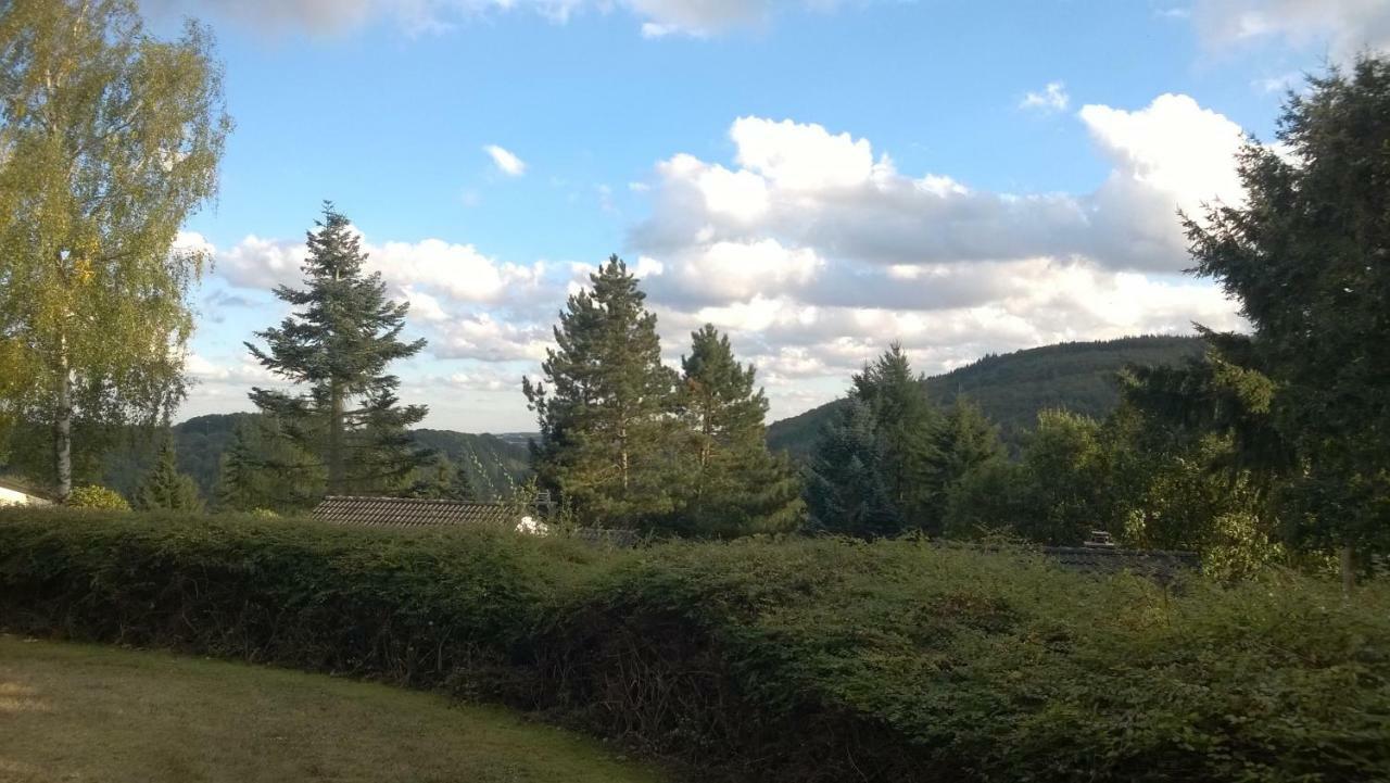 Blick In Die Suedeifel Biersdorf am See Exterior photo